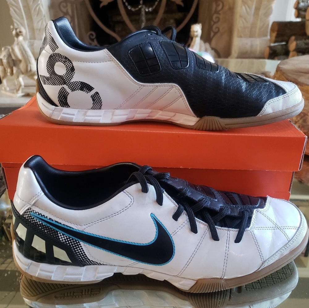 Nike Total90 Shoot III IC Shoes - Like New